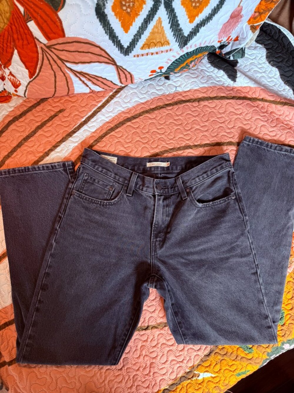 Levi’s Premium Middy Straight Leg Charcoal Washed Black Denim Jeans Size 29